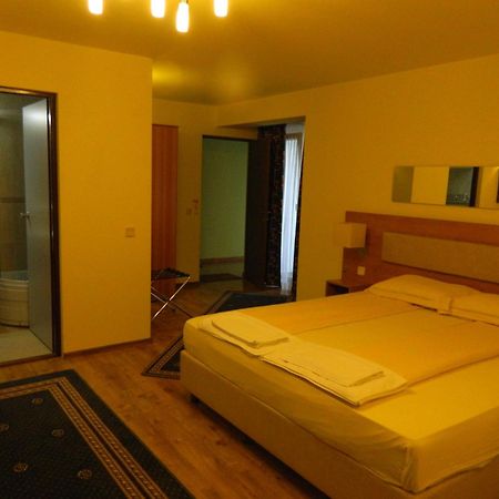 Pensiunea Blanca Reghin Chambre photo
