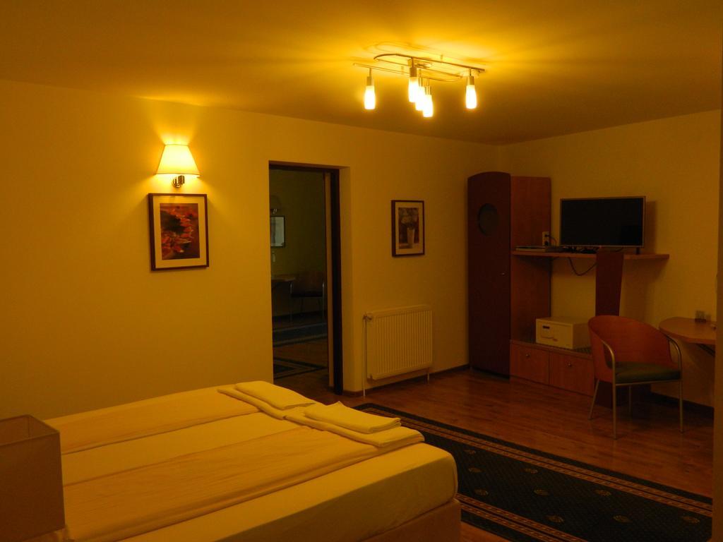 Pensiunea Blanca Reghin Chambre photo