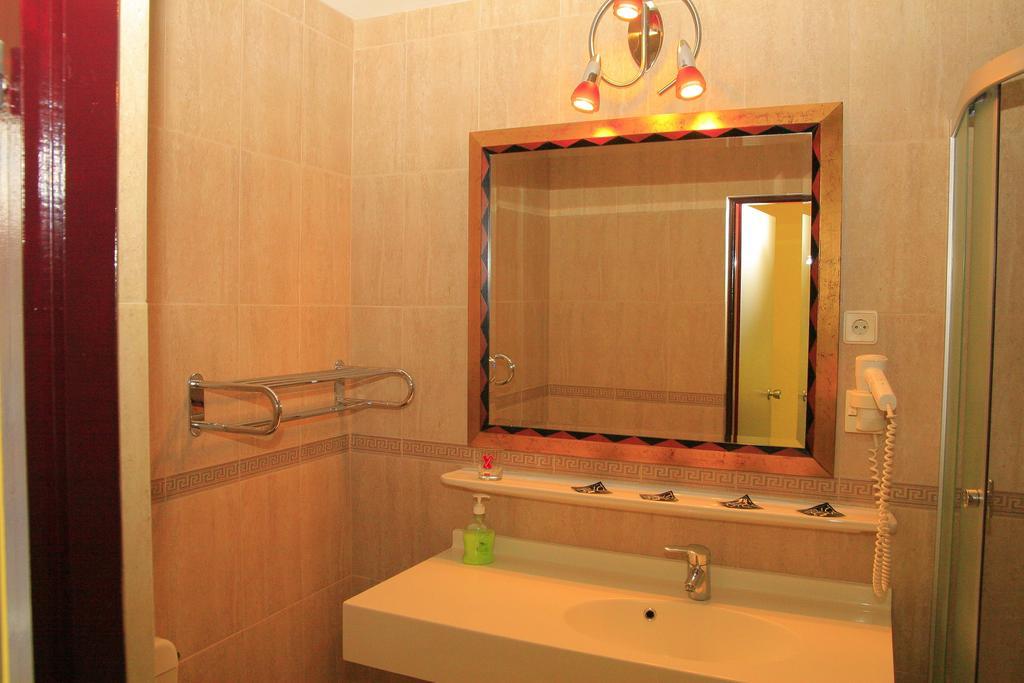 Pensiunea Blanca Reghin Chambre photo