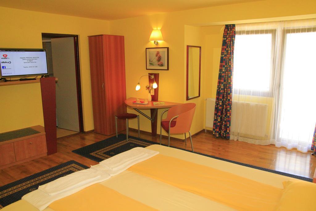 Pensiunea Blanca Reghin Chambre photo