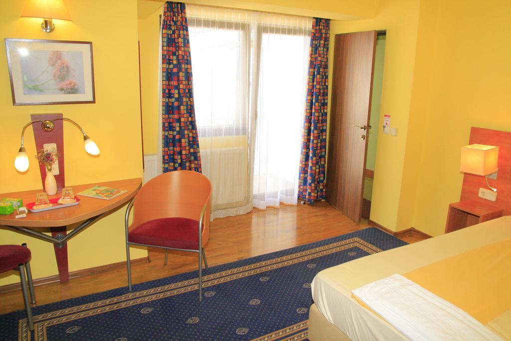 Pensiunea Blanca Reghin Chambre photo