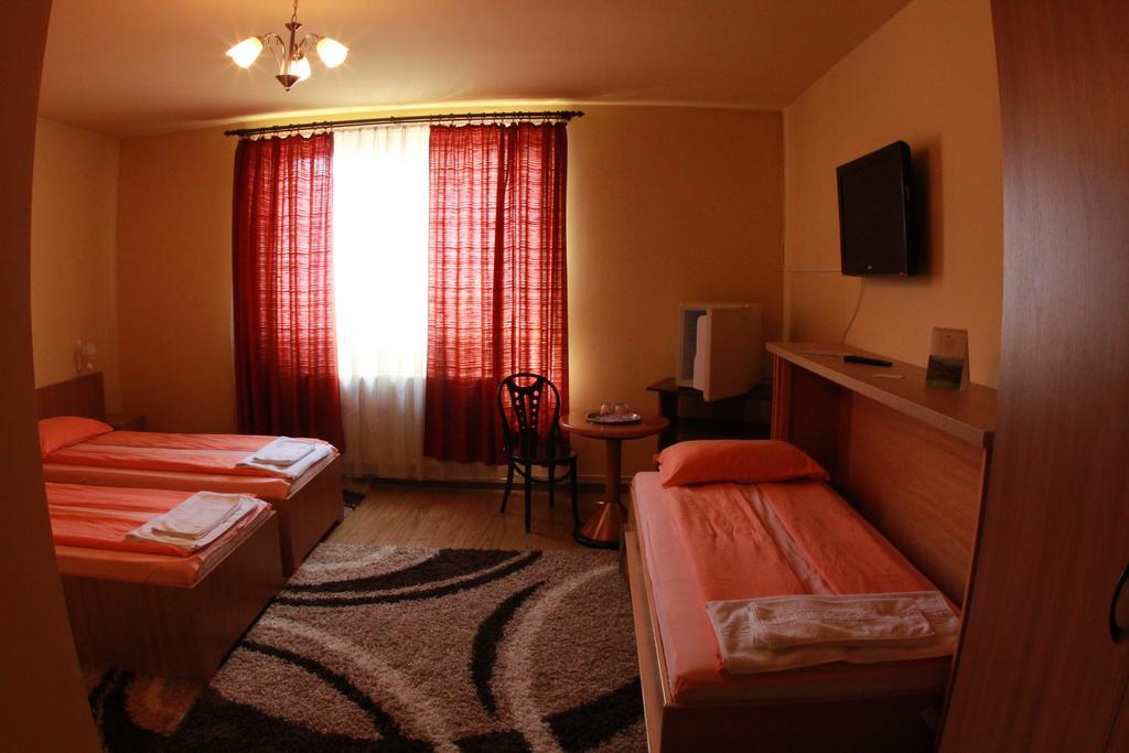 Pensiunea Blanca Reghin Chambre photo